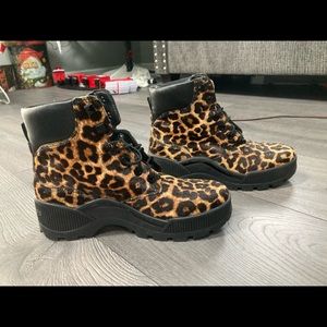 SIZE 9 MICHAEL KORS WOMENS LEOPARD BOOT